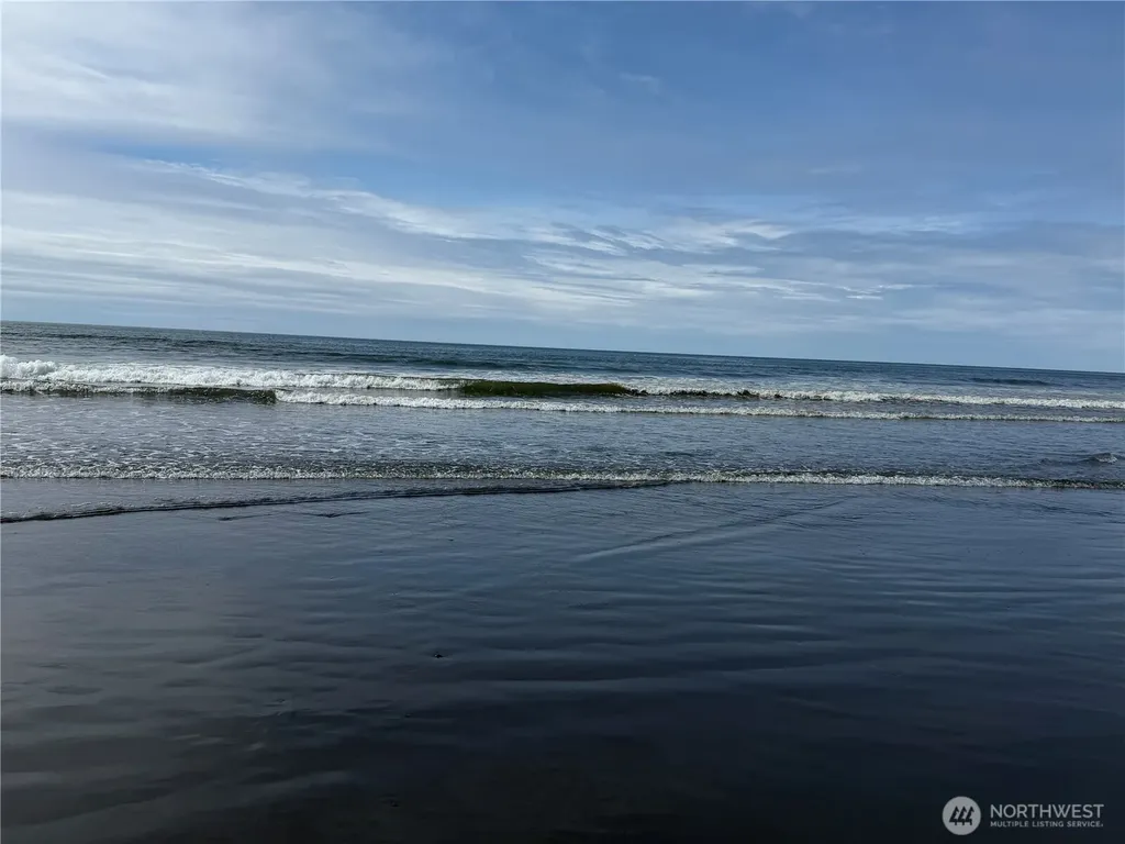 766 Ocean Court NW Ocean Shores WA 98569