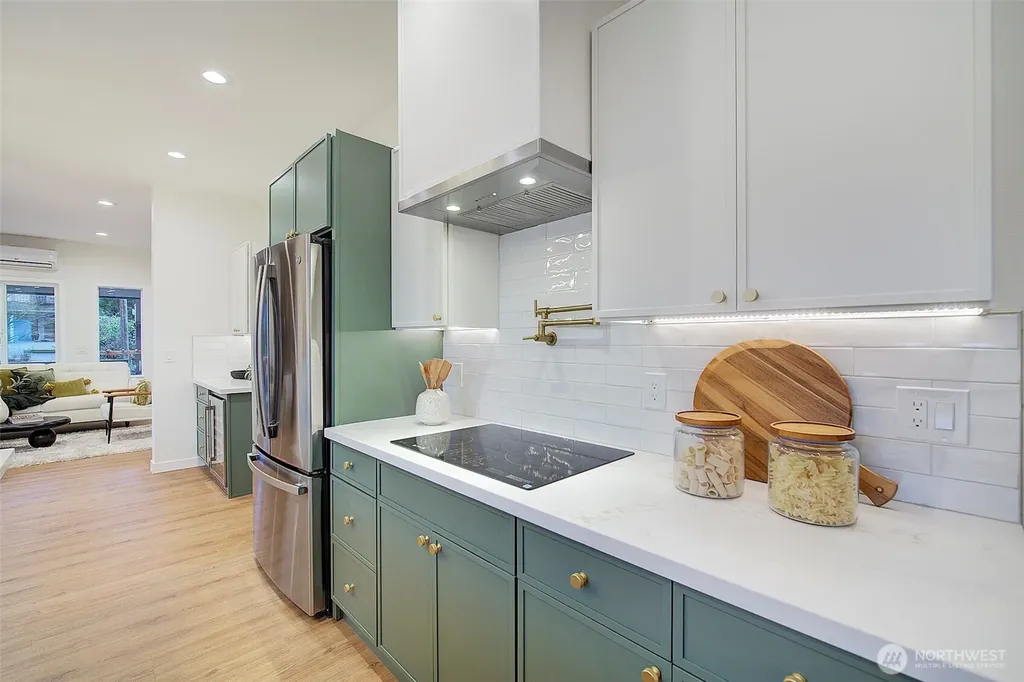 7008 Linden Avenue N Seattle WA 98103