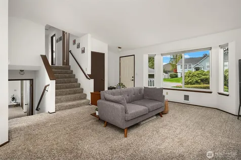 16232 2nd Place W Lynnwood WA 98087