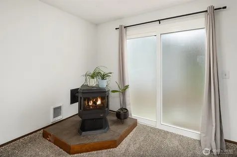16232 2nd Place W Lynnwood WA 98087