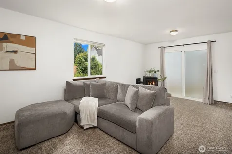 16232 2nd Place W Lynnwood WA 98087