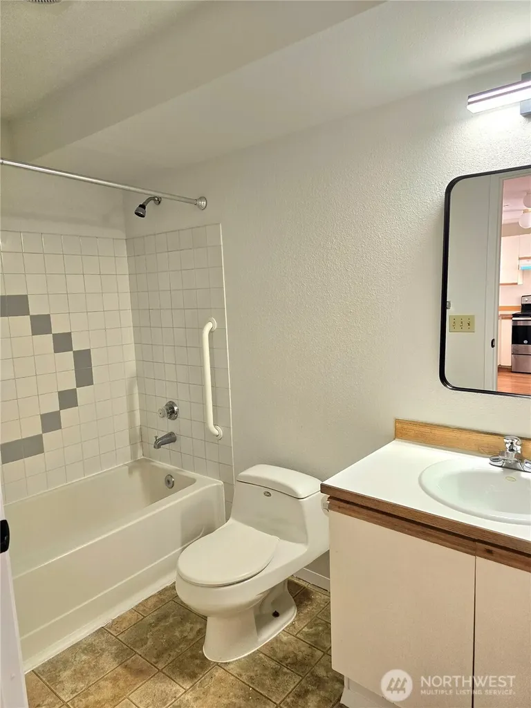 3022 SW Bradford Street Seattle WA 98126