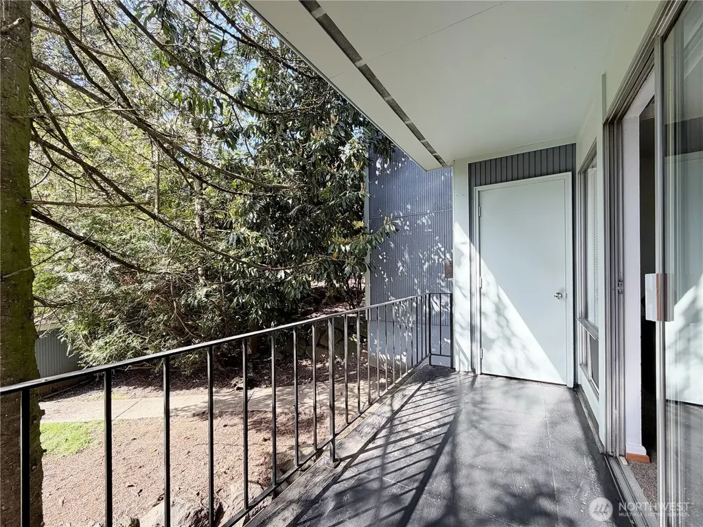 10459 Des Moines Memorial Drive S Seattle WA 98168