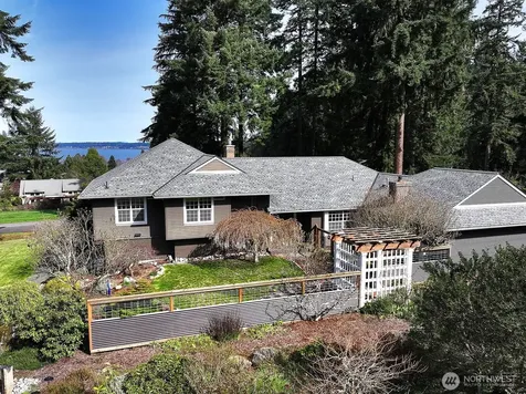 1093 Village Loop Langley WA 98260