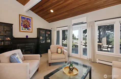 1093 Village Loop Langley WA 98260