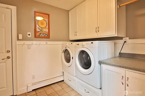 1093 Village Loop Langley WA 98260