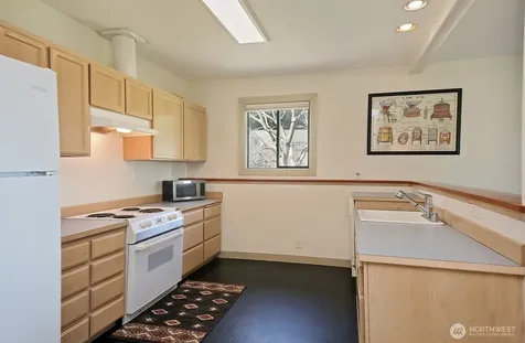1093 Village Loop Langley WA 98260