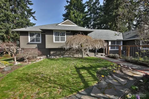 1093 Village Loop Langley WA 98260