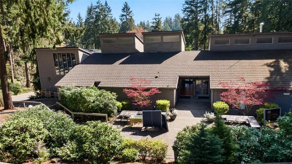 6817 137th Place NE Redmond WA 98052