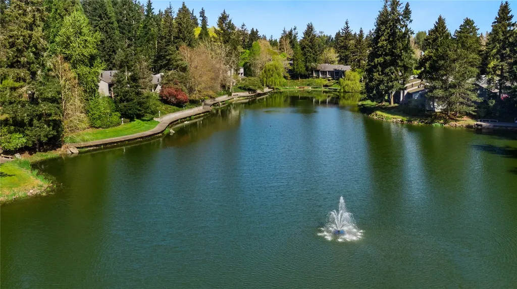 6817 137th Place NE Redmond WA 98052