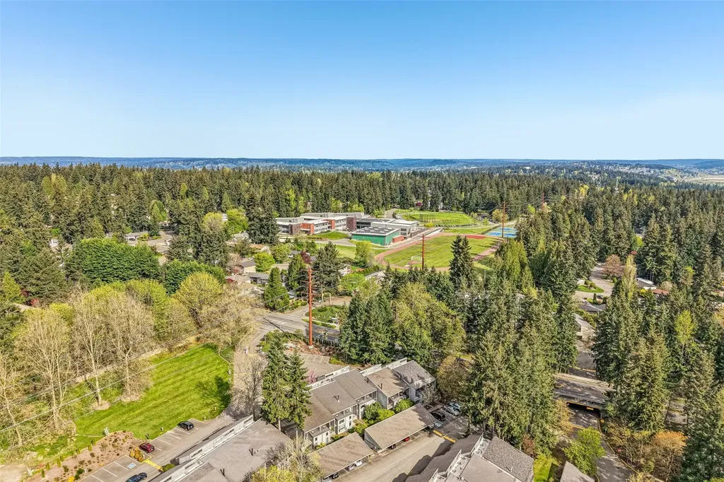 6817 137th Place NE Redmond WA 98052