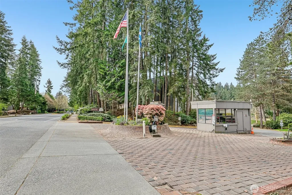 6817 137th Place NE Redmond WA 98052