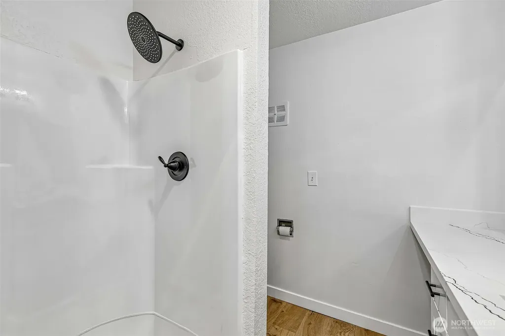 6817 137th Place NE Redmond WA 98052