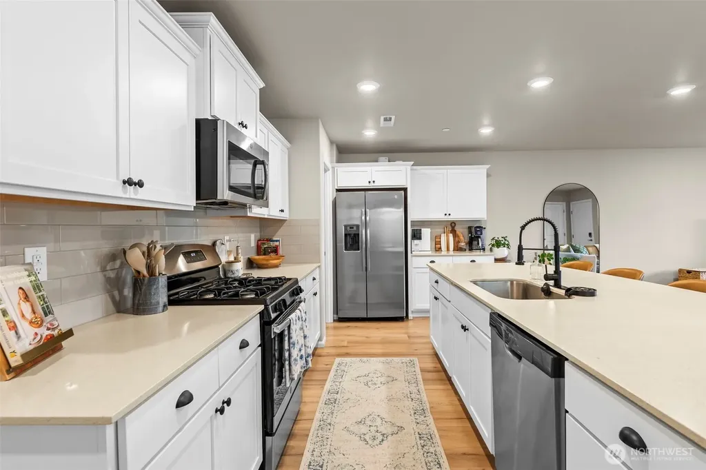 3512 Hoffman Hill Boulevard Dupont WA 98327