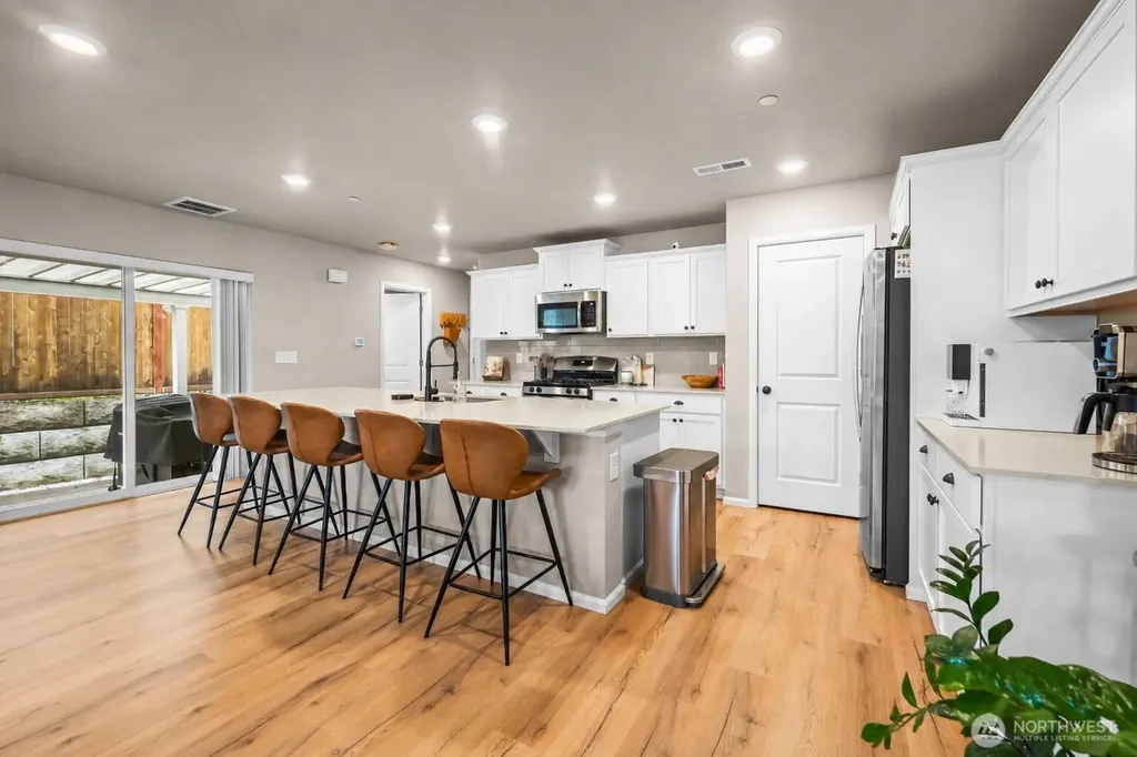 3512 Hoffman Hill Boulevard Dupont WA 98327