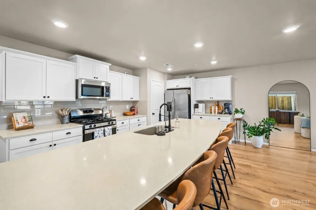 3512 Hoffman Hill Boulevard Dupont WA 98327