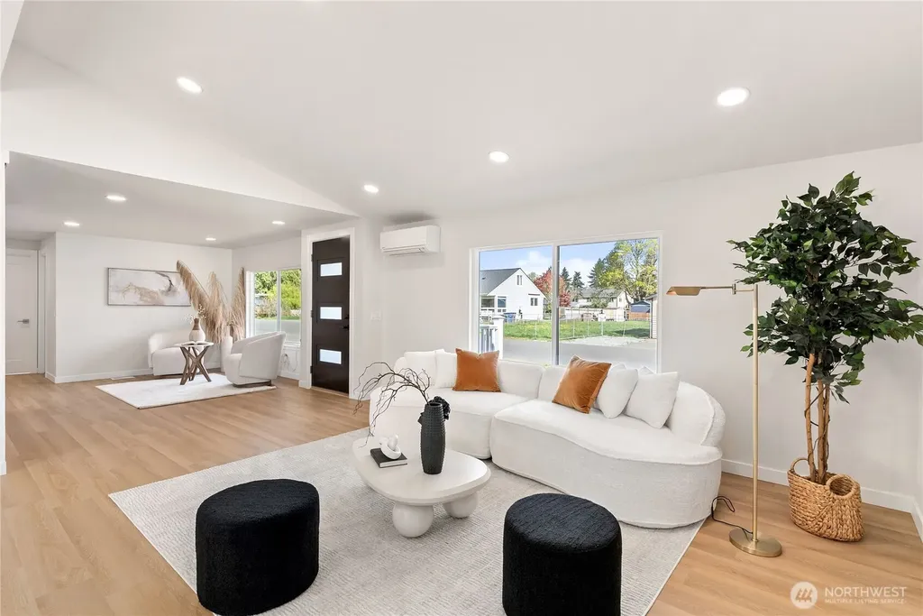 651 S 143rd Place Burien WA 98168