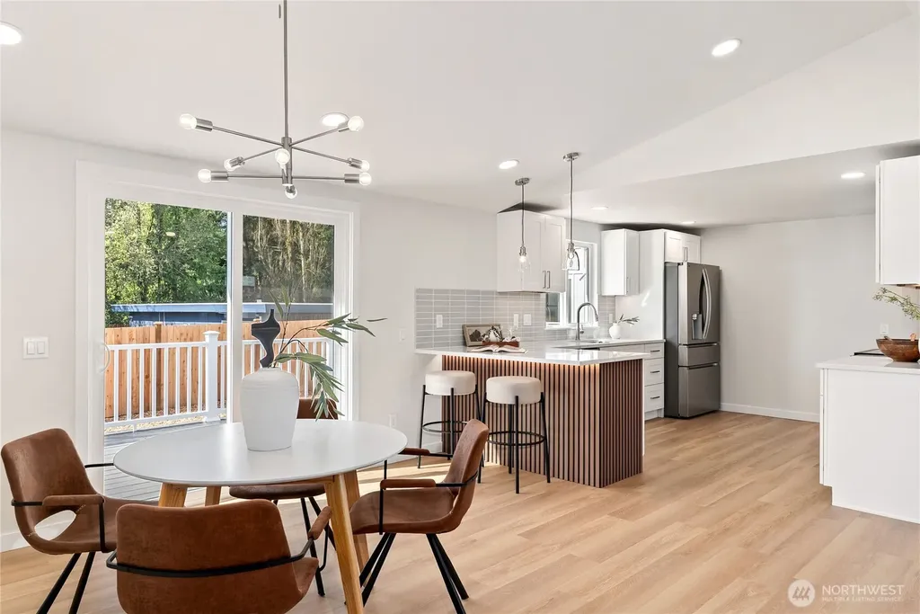 651 S 143rd Place Burien WA 98168