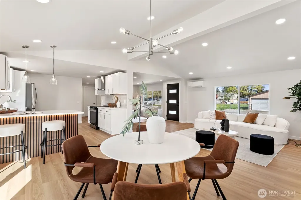 651 S 143rd Place Burien WA 98168