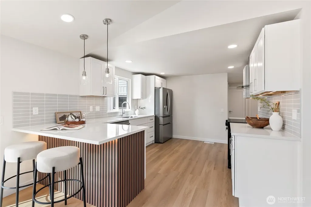 651 S 143rd Place Burien WA 98168