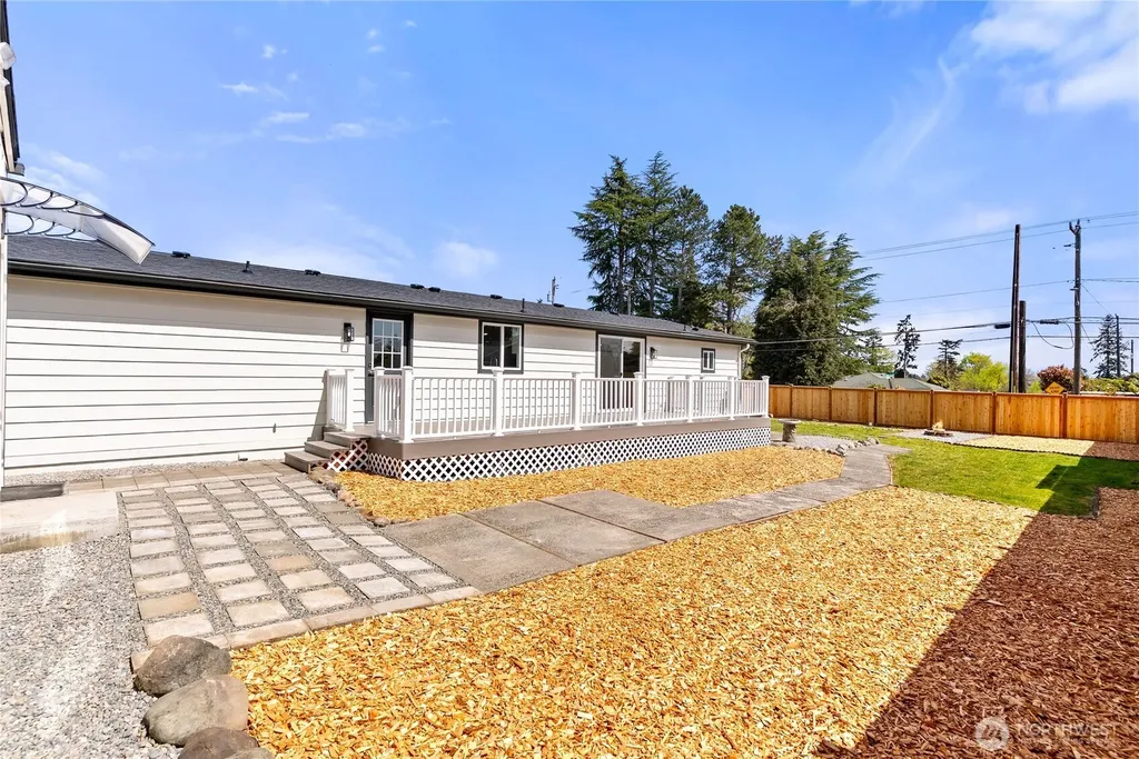 651 S 143rd Place Burien WA 98168