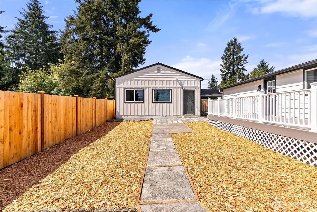 651 S 143rd Place Burien WA 98168