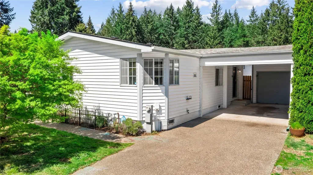 2019 SE Richmond Lane Port Orchard WA 98367
