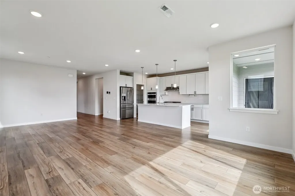 18351 134th Avenue E Puyallup WA 98374