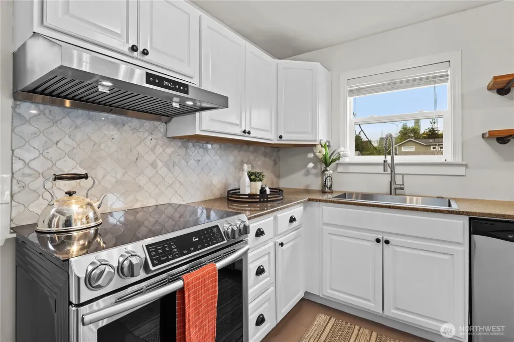3844 30th Avenue W Seattle WA 98199