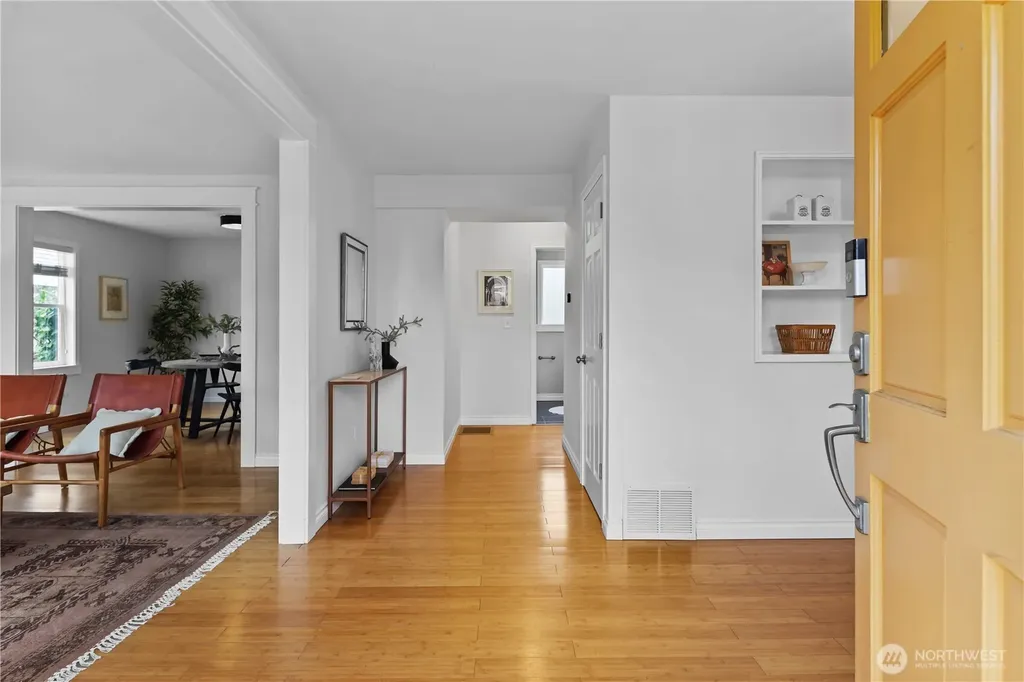 3844 30th Avenue W Seattle WA 98199