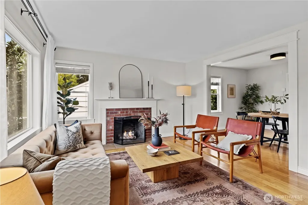3844 30th Avenue W Seattle WA 98199