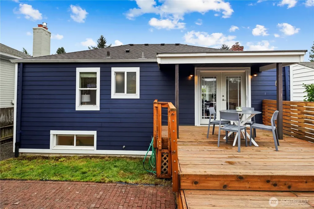 3844 30th Avenue W Seattle WA 98199