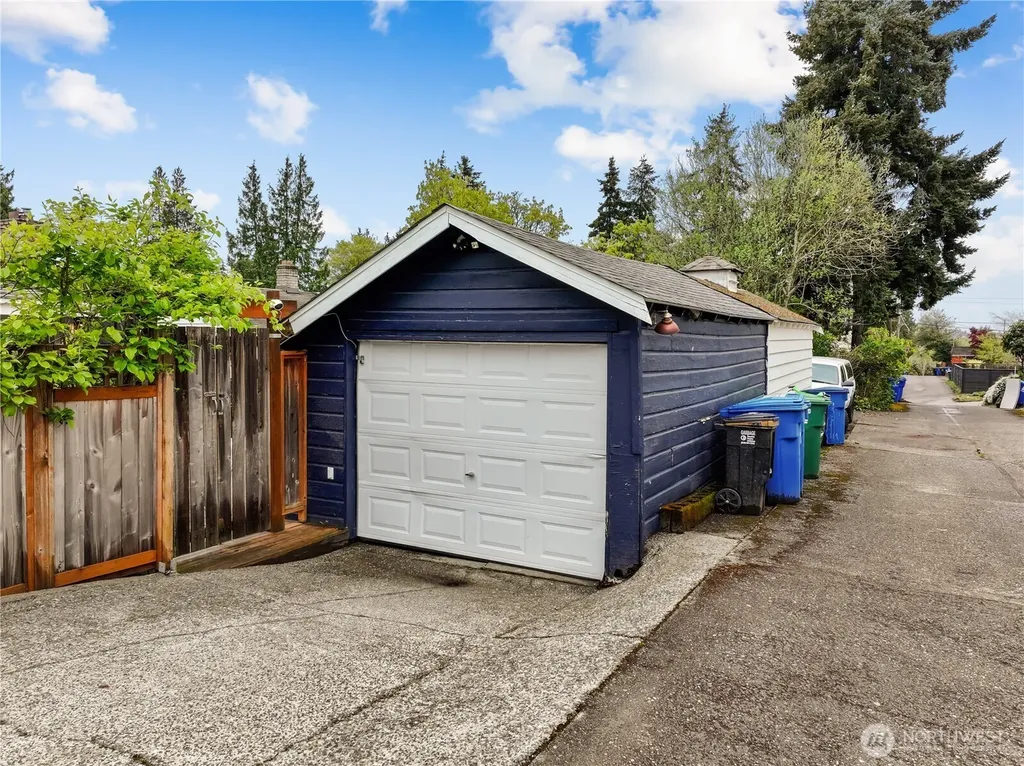 3844 30th Avenue W Seattle WA 98199