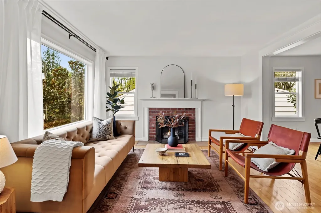 3844 30th Avenue W Seattle WA 98199
