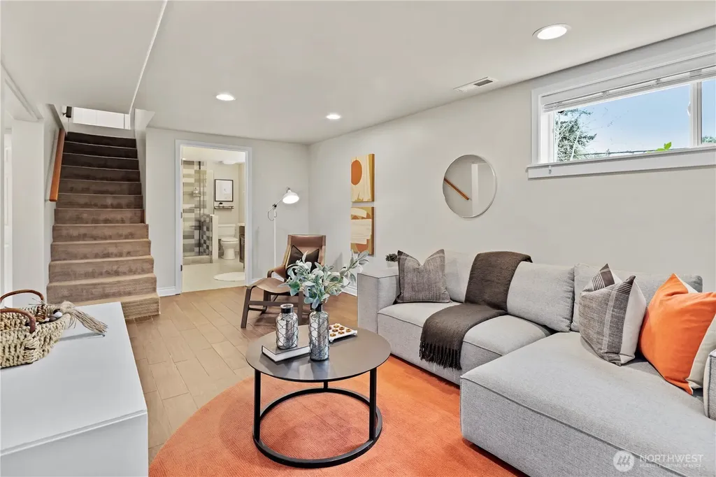 3844 30th Avenue W Seattle WA 98199
