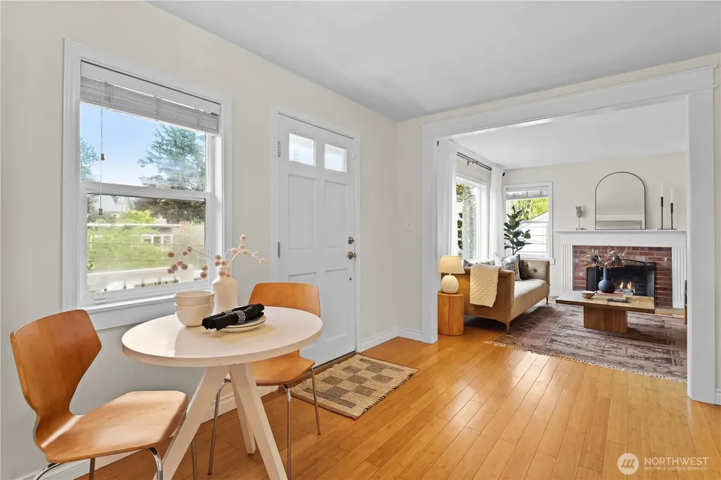3844 30th Avenue W Seattle WA 98199
