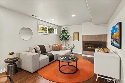 3844 30th Avenue W Seattle WA 98199