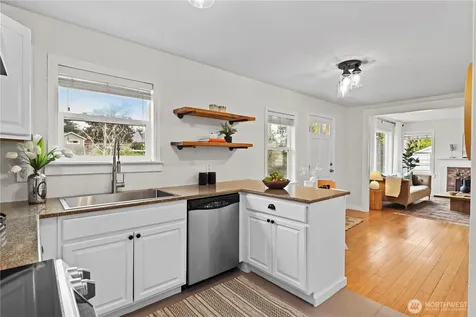 3844 30th Avenue W Seattle WA 98199