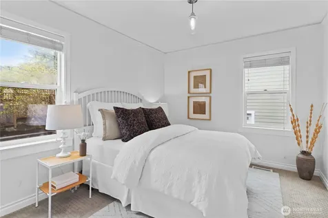3844 30th Avenue W Seattle WA 98199