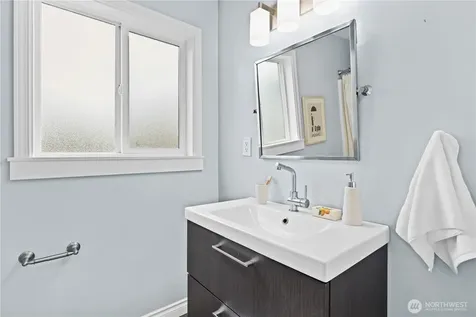 3844 30th Avenue W Seattle WA 98199