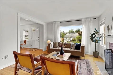 3844 30th Avenue W Seattle WA 98199