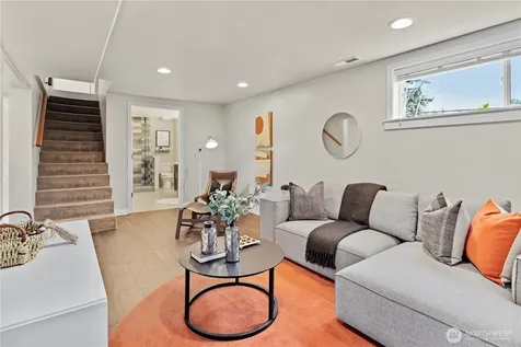 3844 30th Avenue W Seattle WA 98199