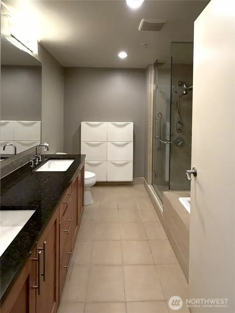 10610 NE 9th Place Bellevue WA 98004