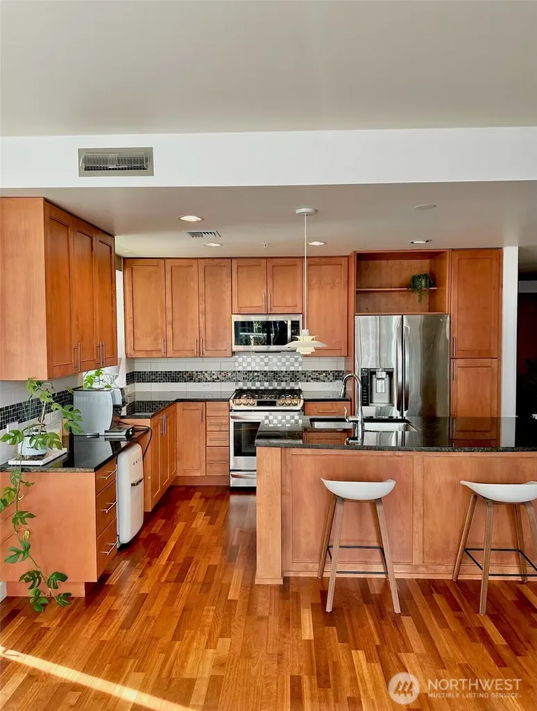 10610 NE 9th Place Bellevue WA 98004