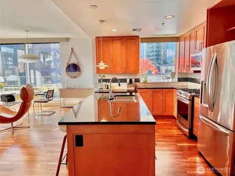 10610 NE 9th Place Bellevue WA 98004