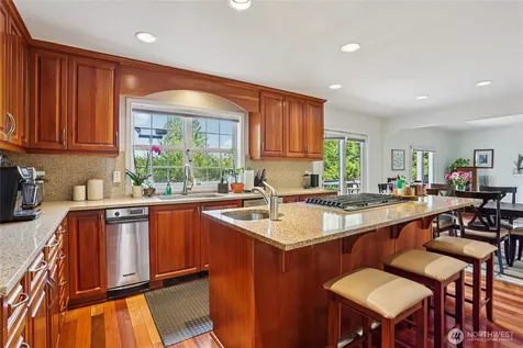19301 SE 16th Street Sammamish WA 98075