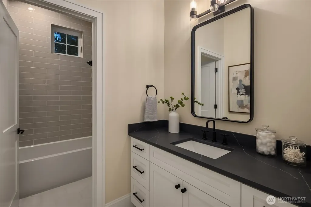 5533 106th Avenue NE Kirkland WA 98033