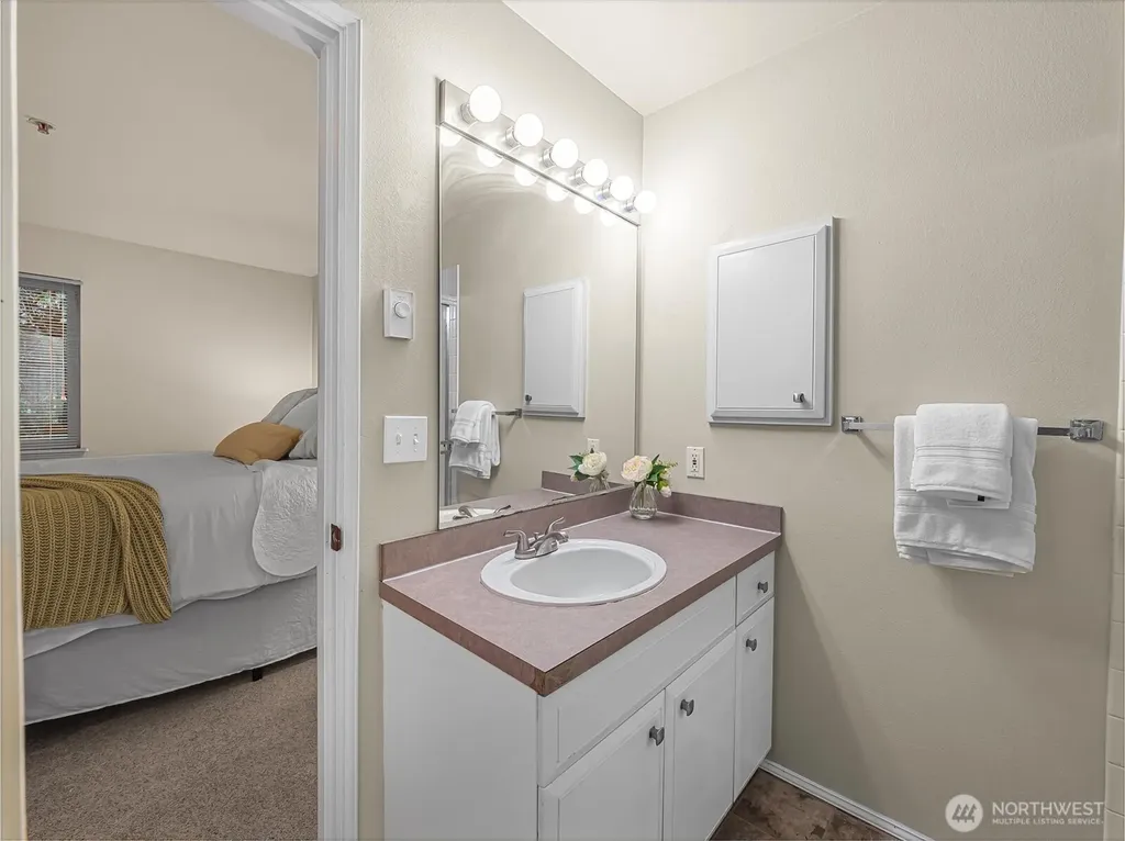 6527 200th Street SW Lynnwood WA 98036