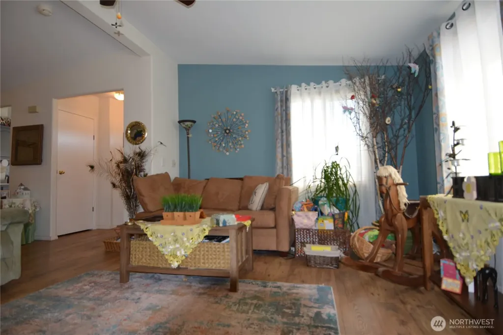 440 W Inlet Lane Sequim WA 98382