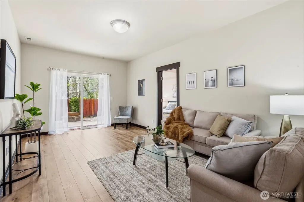14504 17th Avenue W Lynnwood WA 98087